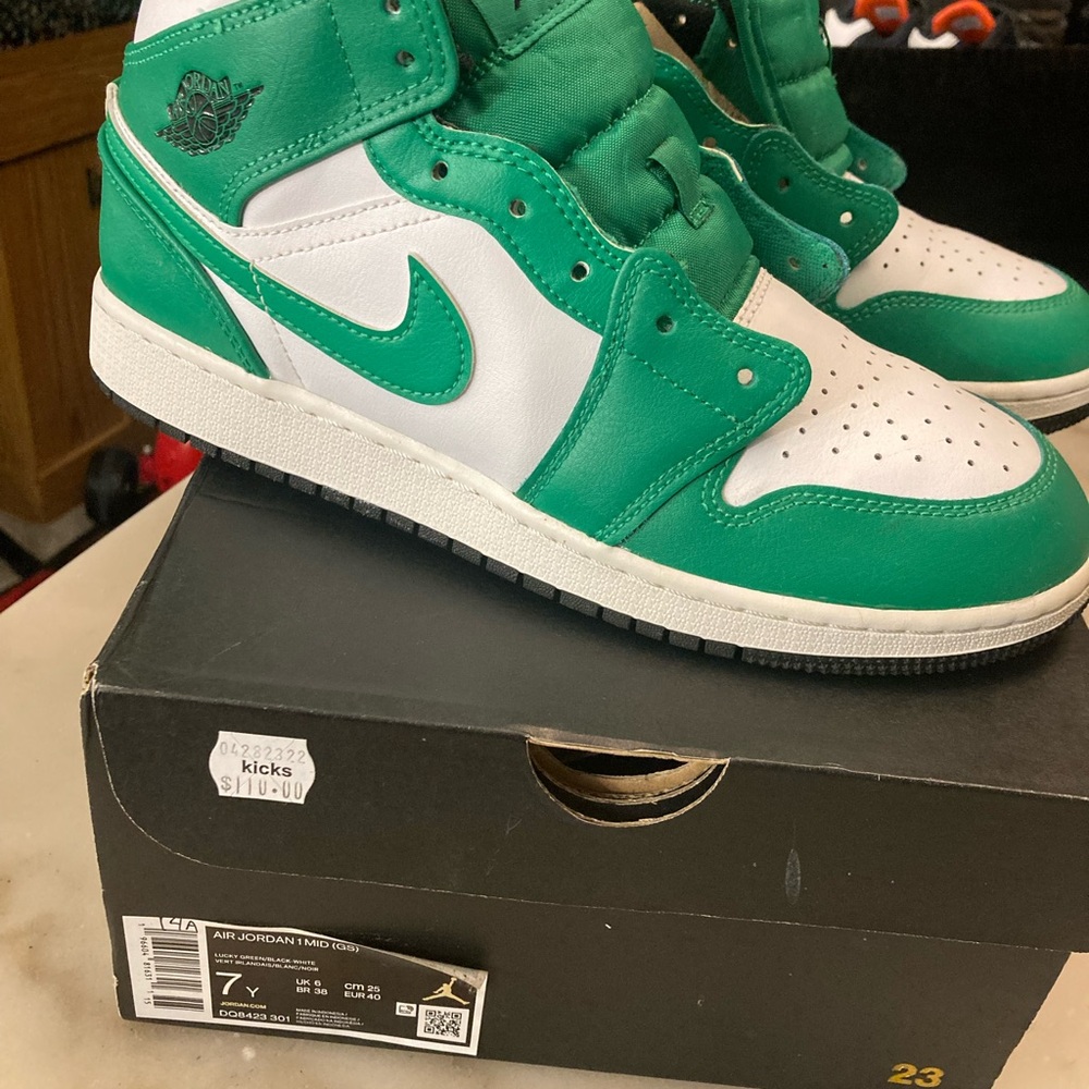 Air Jordan 1 Mid - Green, White and Black